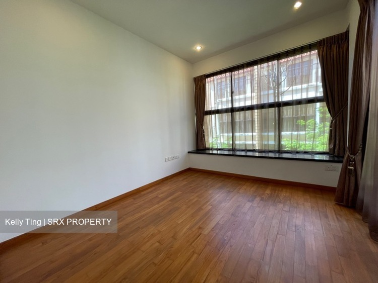 Holland Link (D10), Terrace #500358791